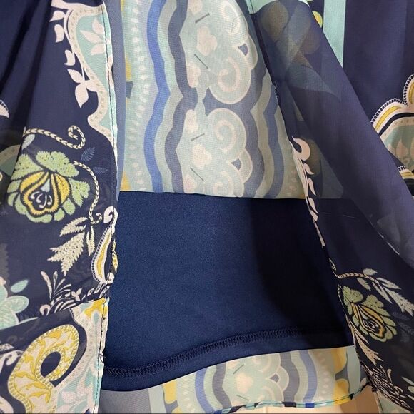 Colleen Lopez Draped Batwing Printed Top - Picture 4 of 5